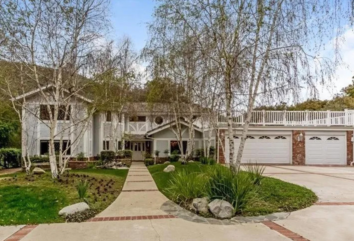 The front of the Evolve Agoura Hills residential treatment center