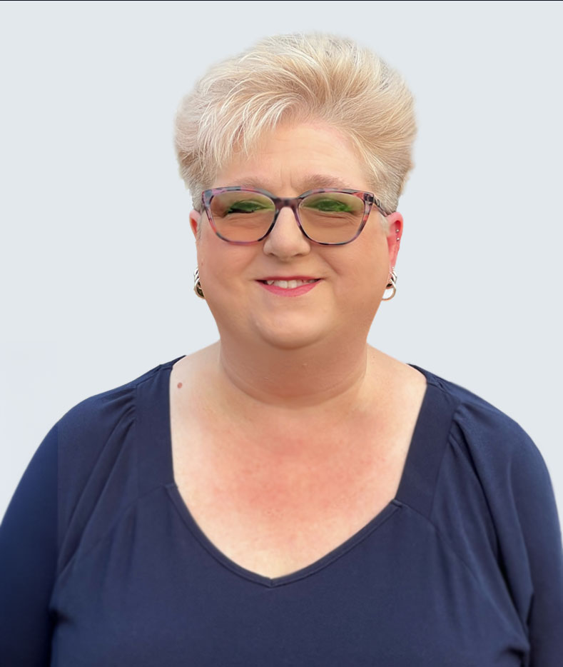 Portrait of Ginger Jule-Frost, LMFT, clinical program director at Evolve Treatment Center.
