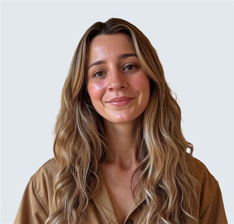 Portrait of Jessie Schaffer, LCSW, virtual outpatient therapist at Evolve Treatment Center.