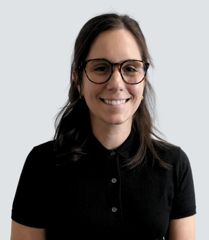 Portrait of Jordan Carter, LCSW, Director of Outpatient Programs at Evolve Treatment Center.